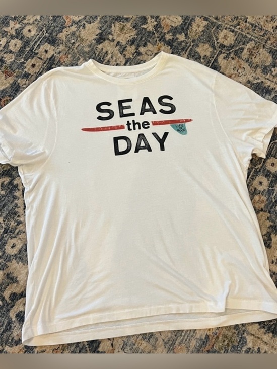 Life Is Good Other - Life Is Good Seas the Day Unisex Graphic Tee - White with Red & Teal Surfboard